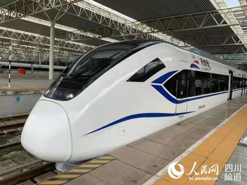 汽车与高铁的距离是多少？