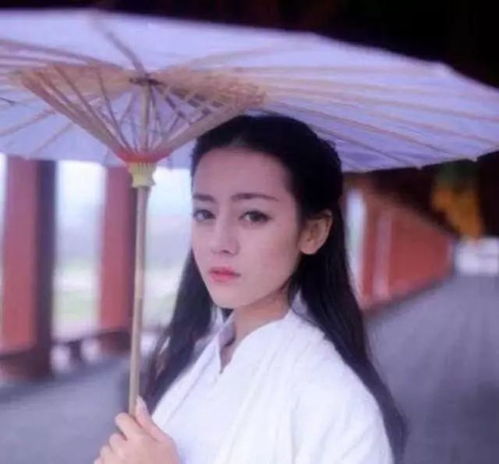赵露思在节目中出现脑雾反应，揭秘明星在镜头前的挑战与表现