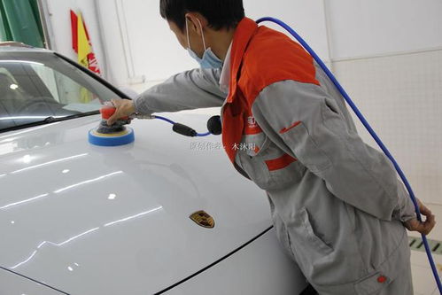 汽车打蜡与镀晶，了解价格、选择与保养