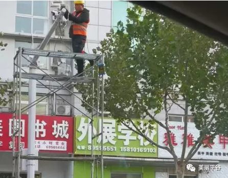 多地催缴路边停车费有人欠4641元，引发广泛关注与争议