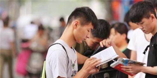 高考淡定哥提前15分钟交卷